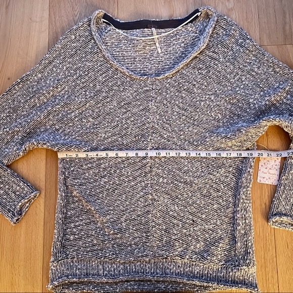 NWT FREE PEOPLE BRIGHT LIGHTS V- NECK SWEATER - S - Picture 13 of 17